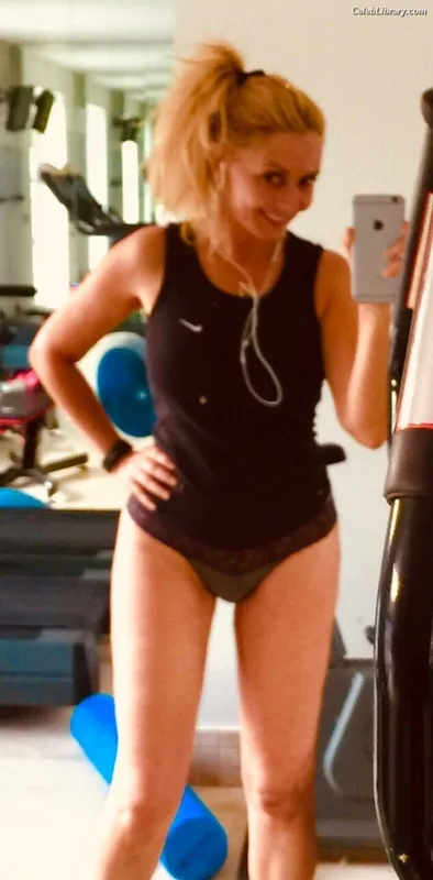 Carol Vorderman photo 12 of 679