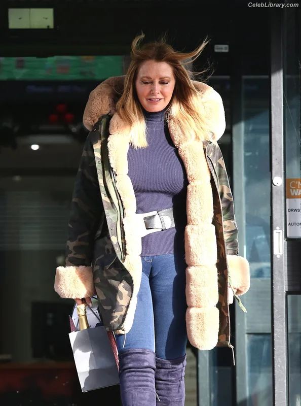 Carol Vorderman photo 2 of 679