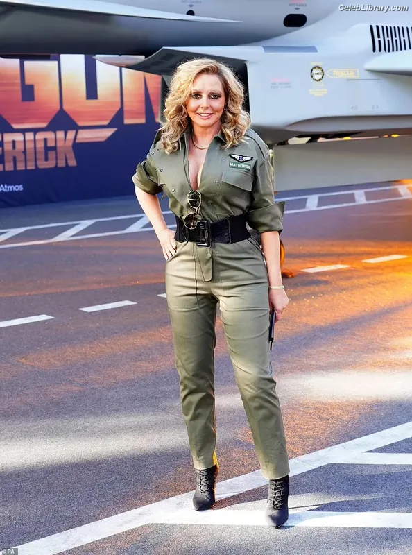 Carol Vorderman photo 4 of 679