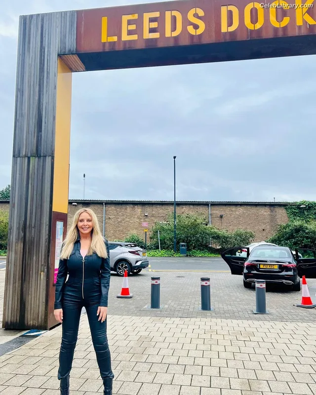 Carol Vorderman photo 6 of 679