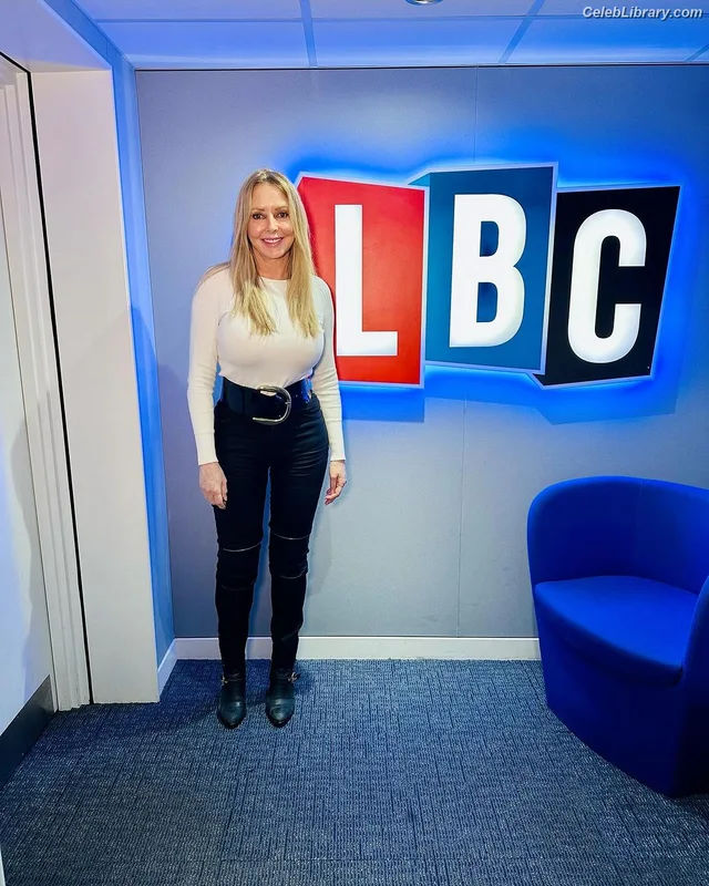 Carol Vorderman photo 4 of 679