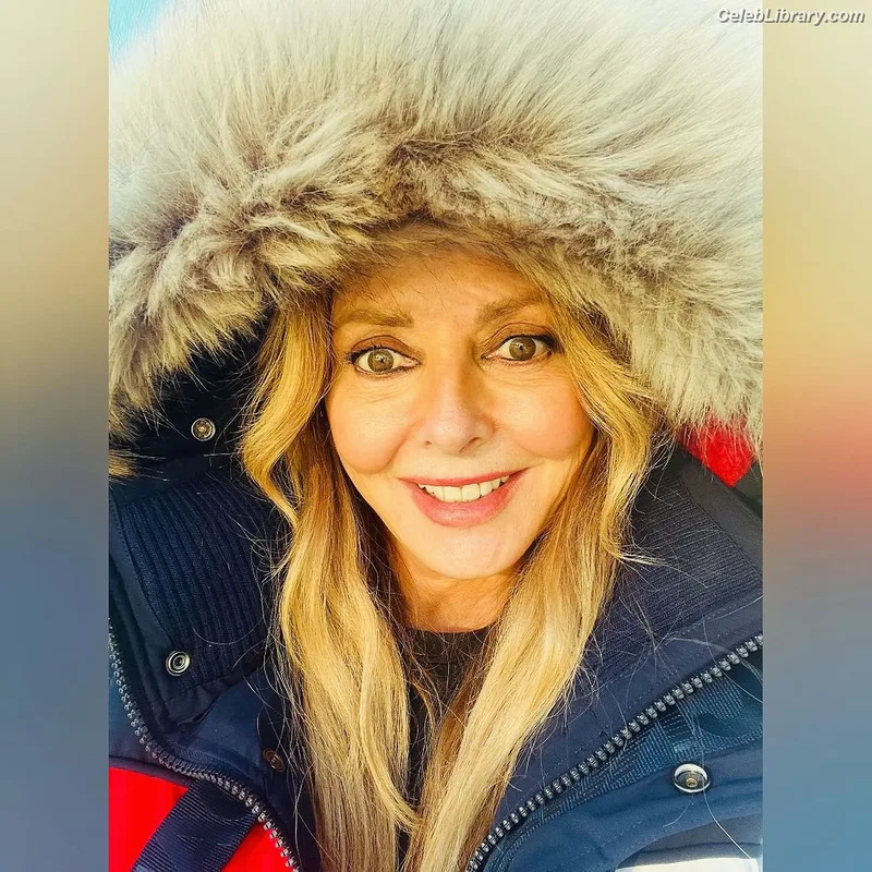 Carol Vorderman photo 6 of 679
