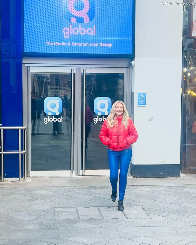 Carol Vorderman photo 8 of 679