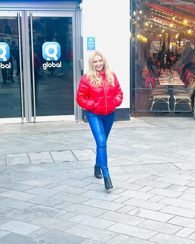 Carol Vorderman photo 9 of 679