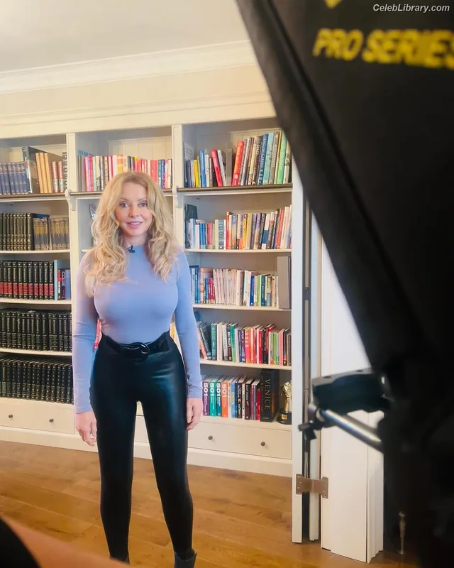 Carol Vorderman photo 24 of 679