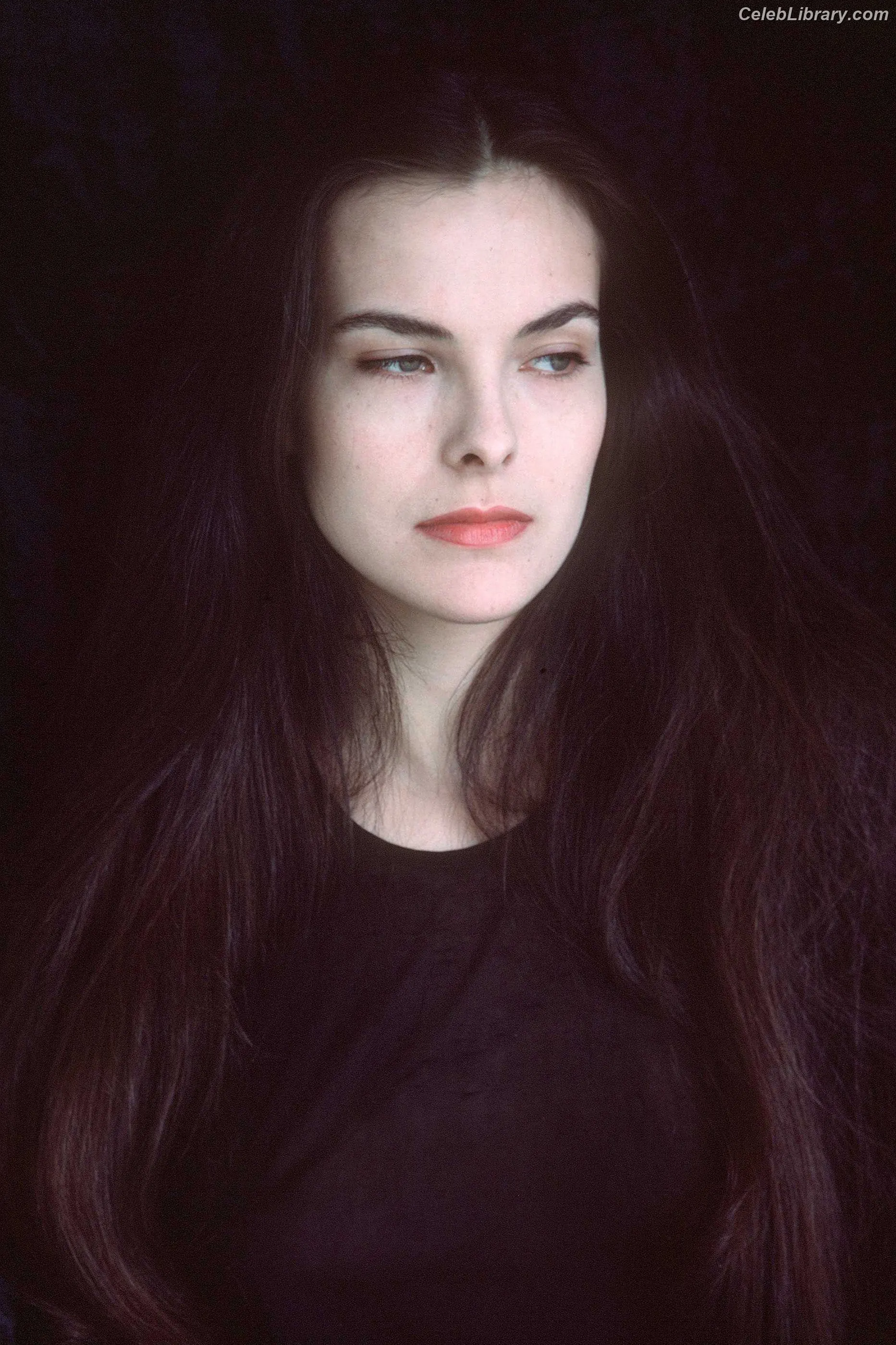 Carole Bouquet photo 13 of 38