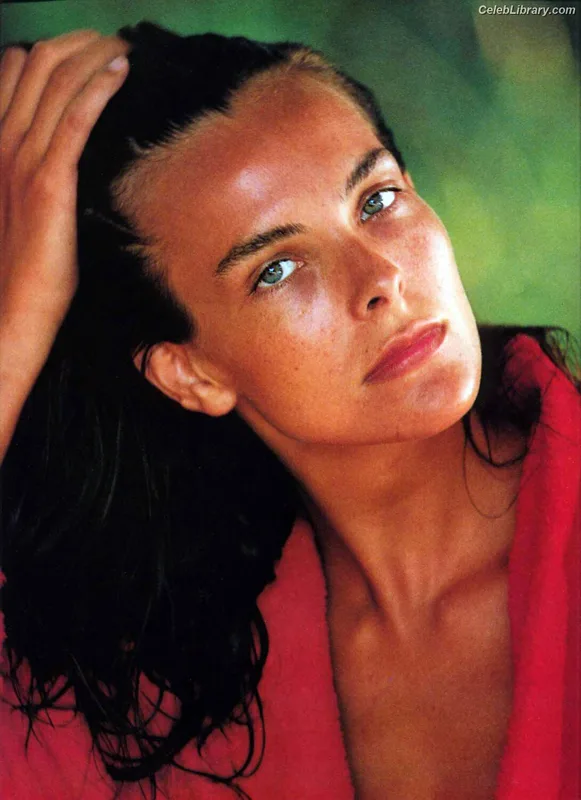 Carole Bouquet photo 6 of 39