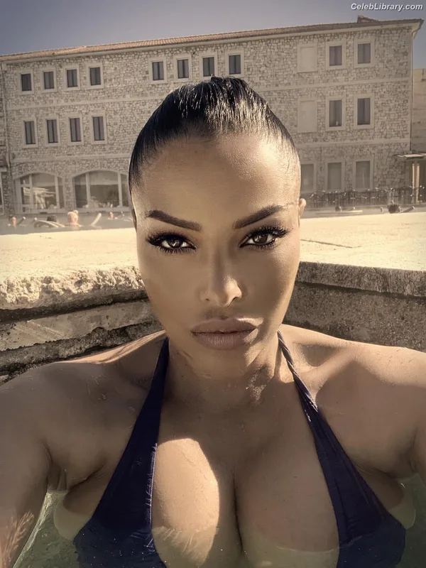 Carolina Marconi photo 7 of 595