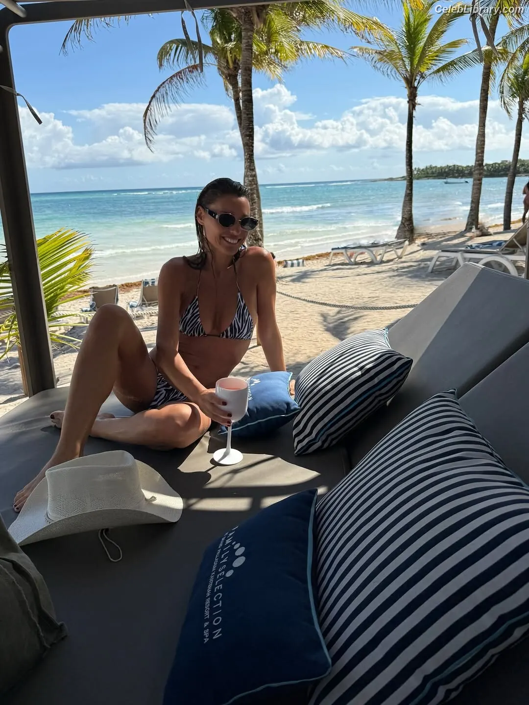 Carolina Pampita Ardohain photo 12 of 158