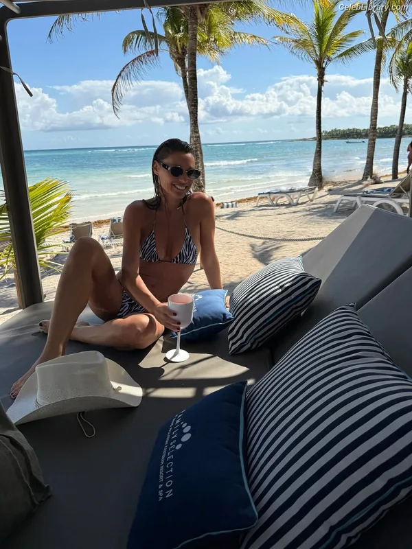 Carolina Pampita Ardohain photo 14 of 163