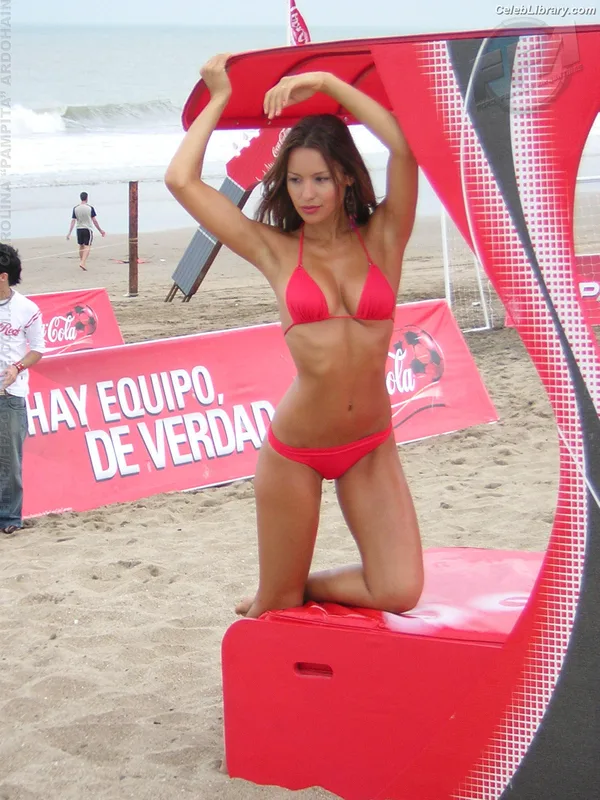 Carolina Pampita Ardohain photo 21 of 163