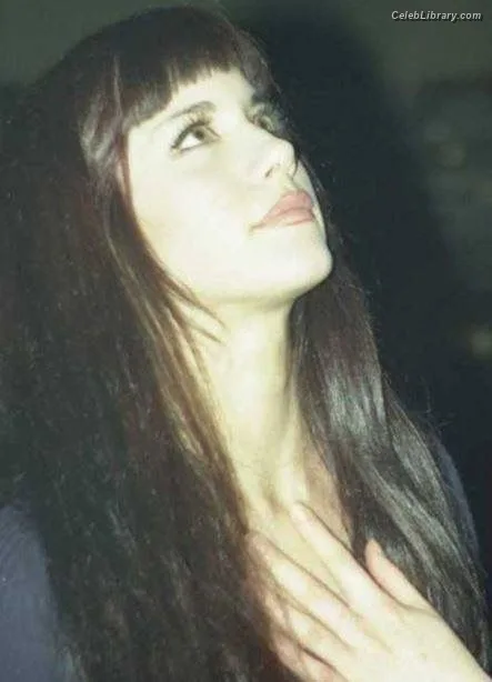 Caroline Catz photo 20 of 42