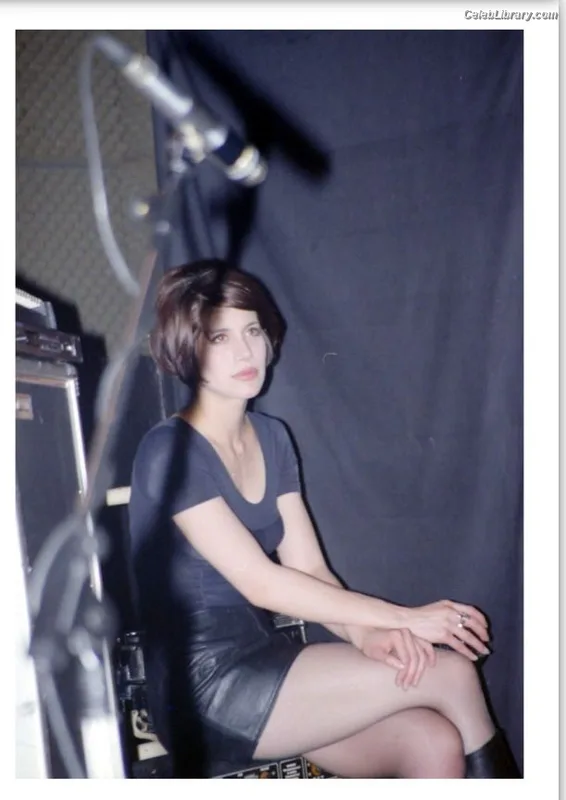 Caroline Catz photo 2 of 42