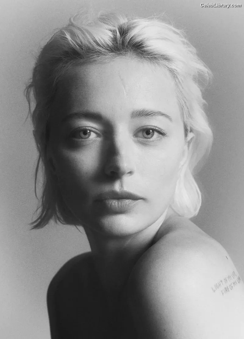Caroline Vreeland photo 1 of 2468