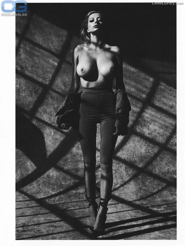 Caroline Vreeland photo 22 of 2475