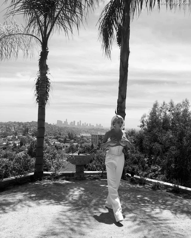 Caroline Vreeland photo 11 of 2475