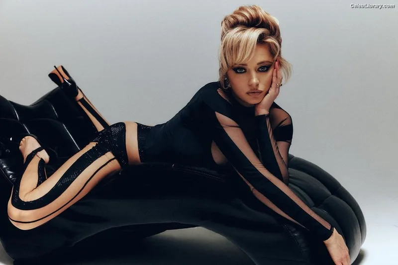 Caroline Vreeland photo 6 of 2475