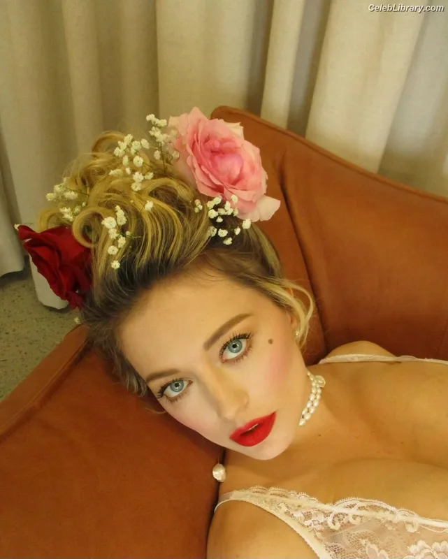 Caroline Vreeland photo 24 of 2475