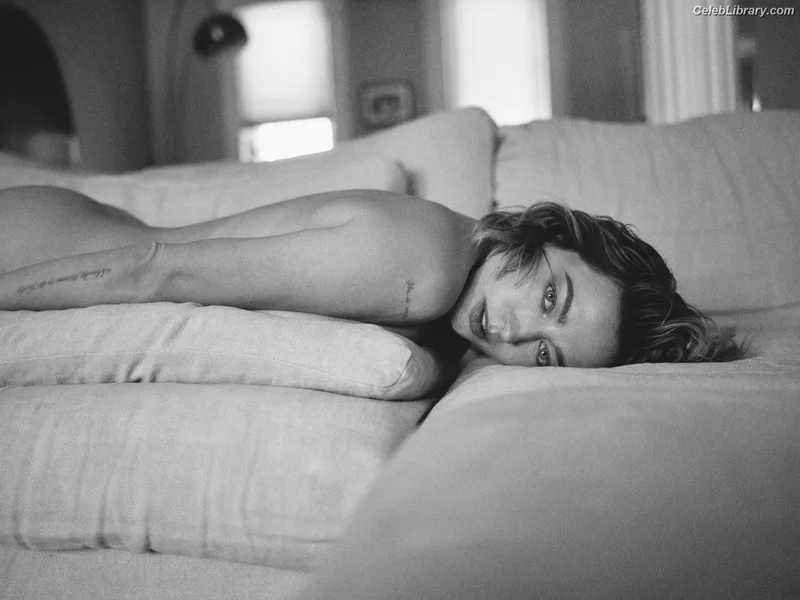 Caroline Vreeland photo 1 of 2475