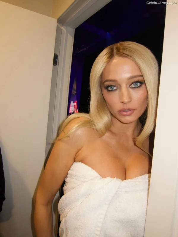 Caroline Vreeland photo 2 of 2475