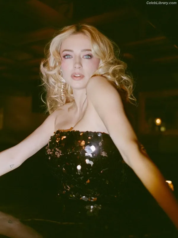 Caroline Vreeland photo 14 of 2475