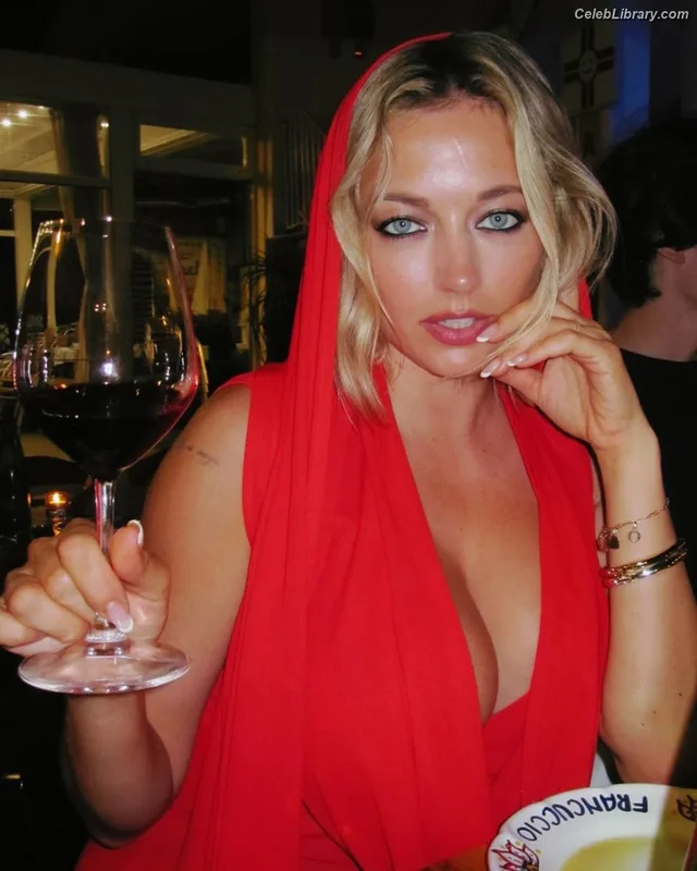 Caroline Vreeland photo 13 of 2475