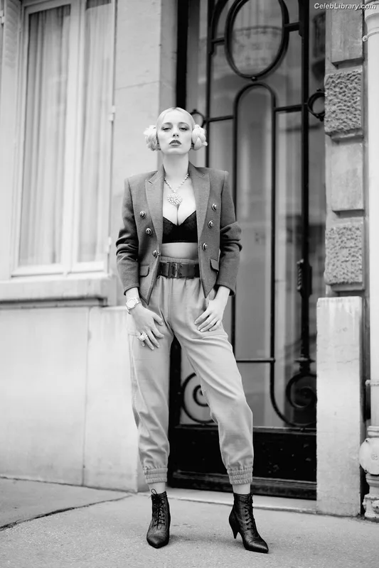 Caroline Vreeland photo 12 of 2475