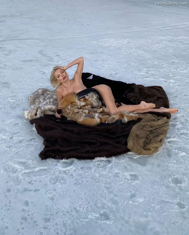 Caroline Vreeland photo 16 of 2475