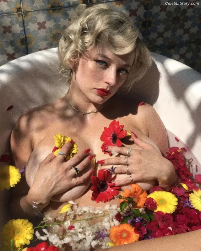 Caroline Vreeland photo 3 of 2475