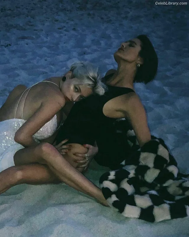 Caroline Vreeland photo 21 of 2475