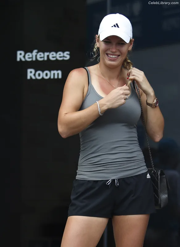 Caroline Wozniacki photo 22 of 76