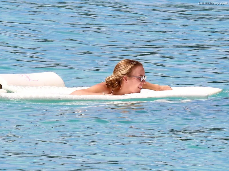 Caroline Wozniacki photo 19 of 76