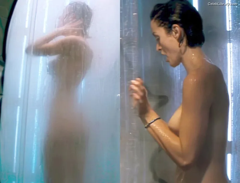 Carrie Anne Moss photo 2 of 25