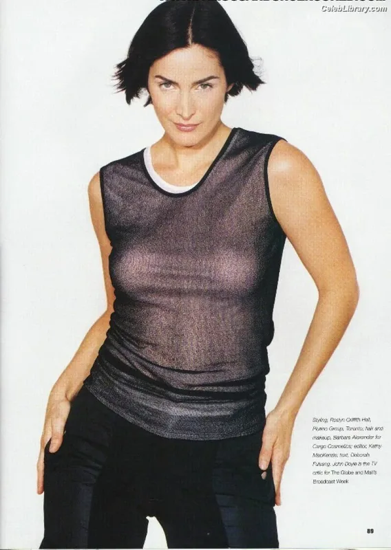 Carrie Anne Moss photo 10 of 25