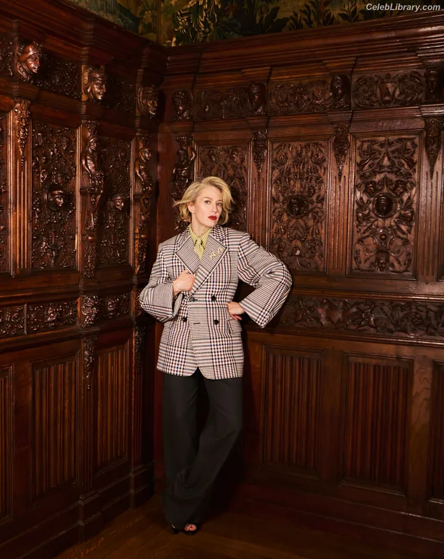 Carrie Coon photo 18 of 96
