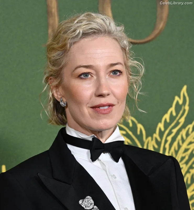 Carrie Coon photo 21 of 96
