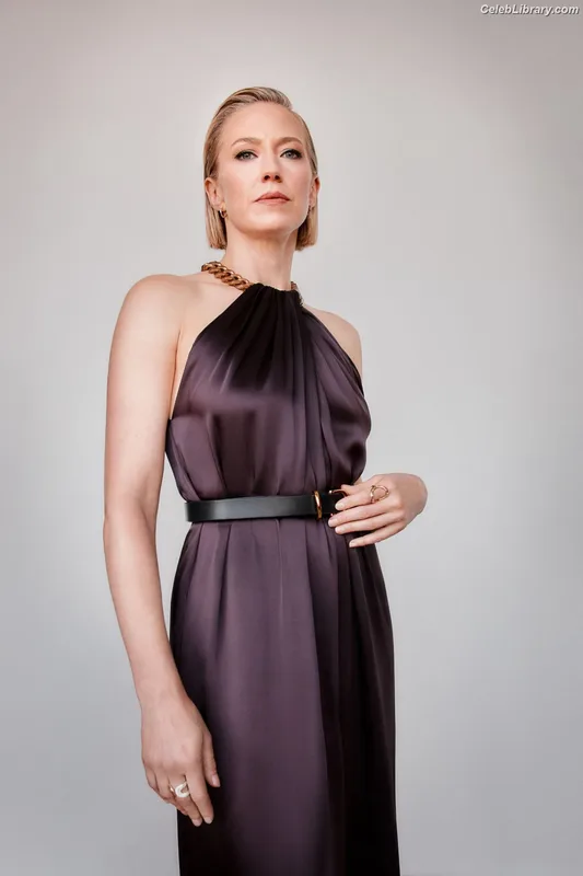 Carrie Coon photo 4 of 96