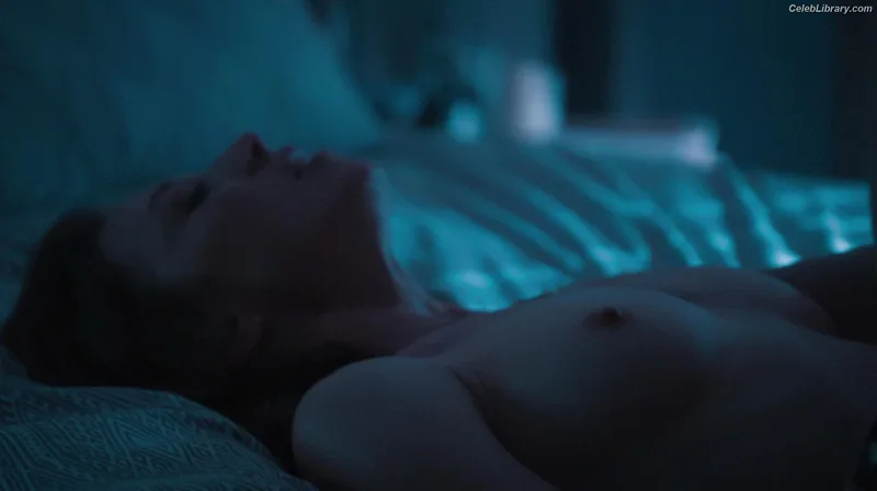 Carrie Coon photo 6 of 96