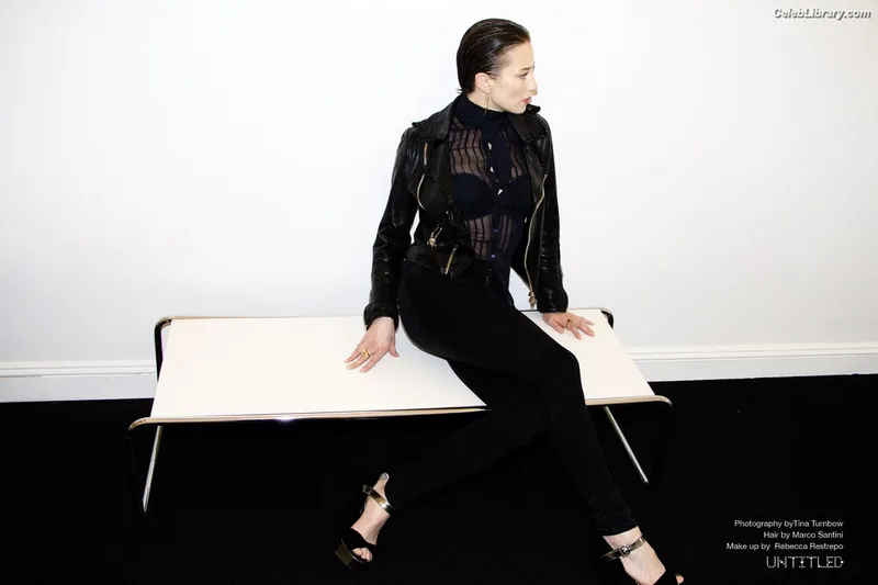 Carrie Coon photo 14 of 96