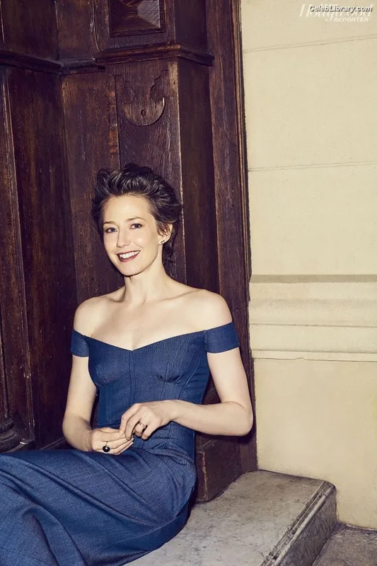 Carrie Coon photo 19 of 96