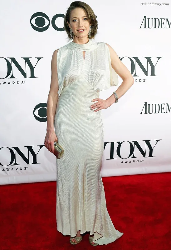 Carrie Coon photo 21 of 96