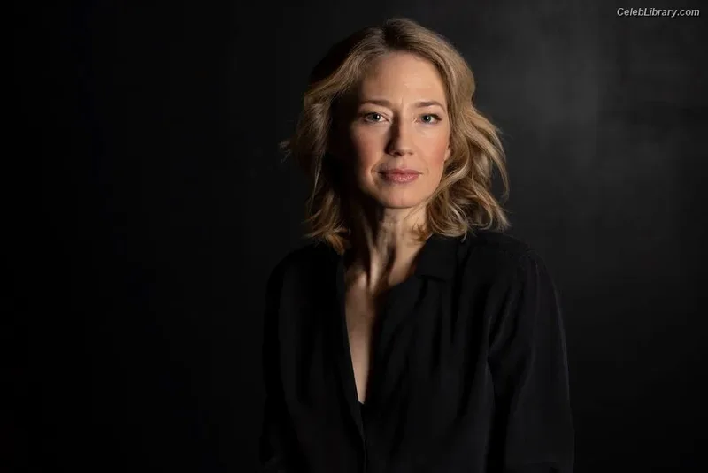 Carrie Coon photo 9 of 96