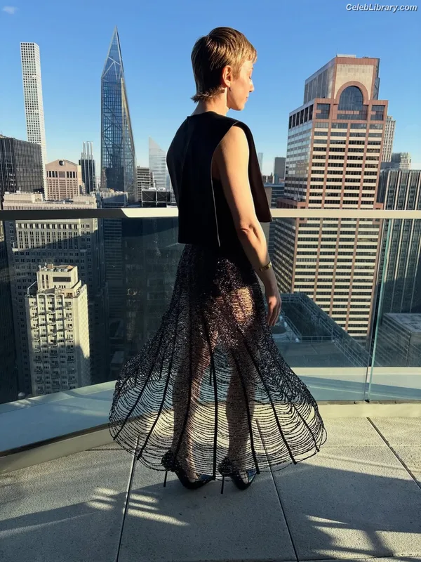 Carrie Coon photo 23 of 96