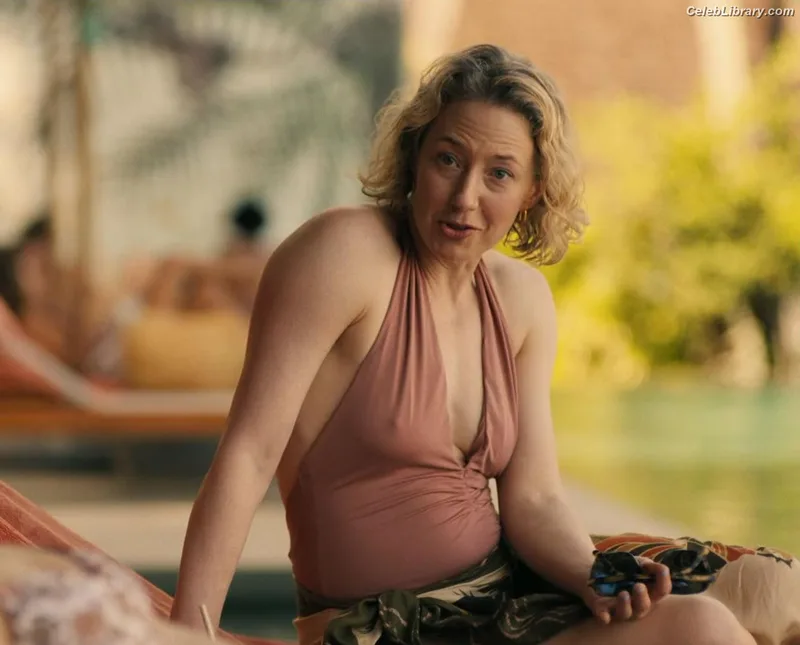 Carrie Coon photo 7 of 96