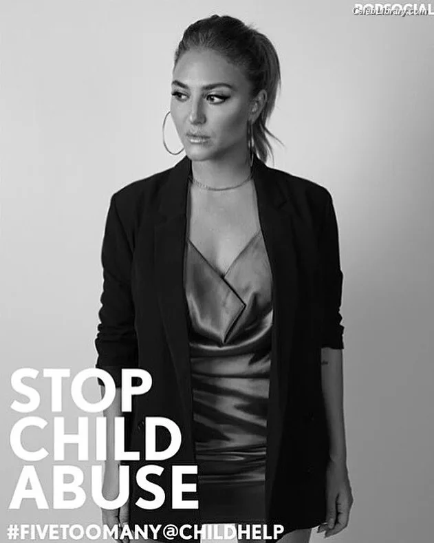 Cassie Scerbo photo 5 of 100