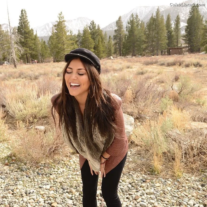 Cassie Scerbo photo 5 of 100