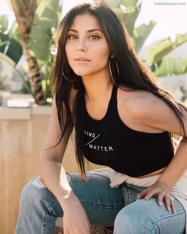 Cassie Scerbo photo 16 of 100