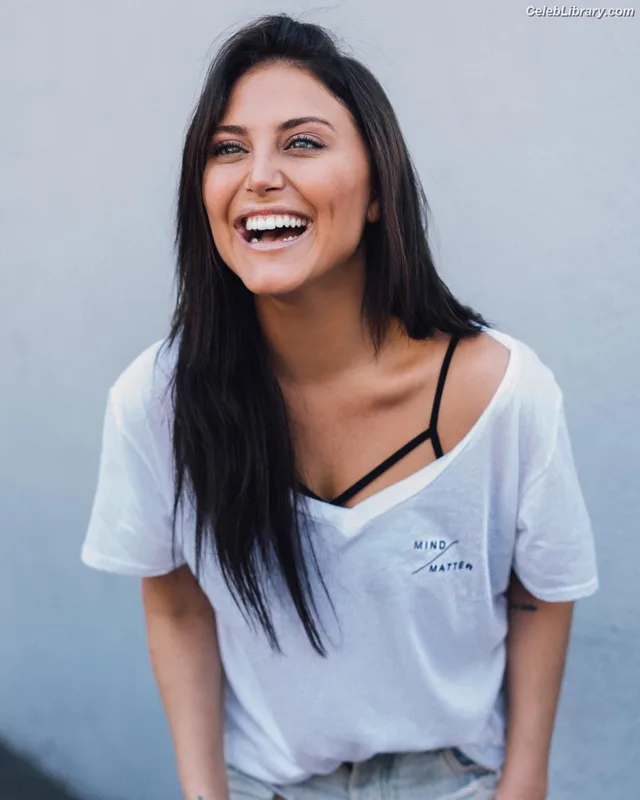 Cassie Scerbo photo 22 of 100