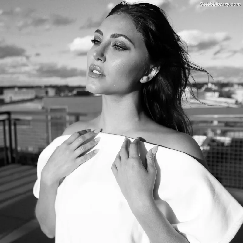 Cassie Scerbo photo 17 of 100