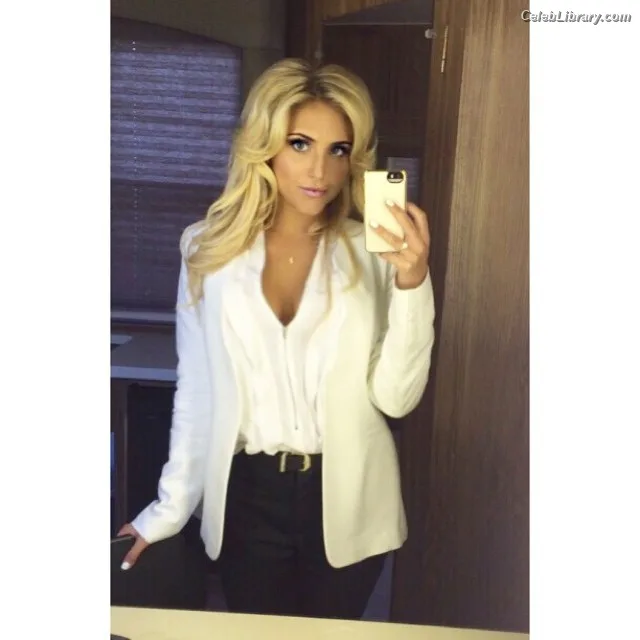 Cassie Scerbo photo 2 of 100